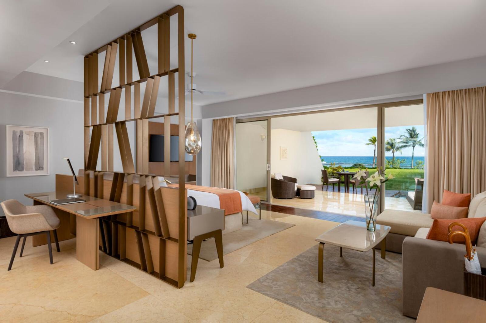 Grand Class Suite Ocean Front