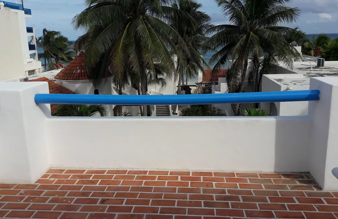 Pelicano Inn Playa Del Carmen - Beachfront Hotel-1