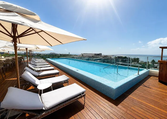 Reef 28 & Spa (Adults Only)